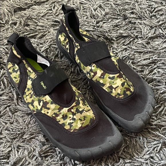 Newtz Men's Camouflage Slip-On water Shoes size 11/12 - Picture 1 of 9
